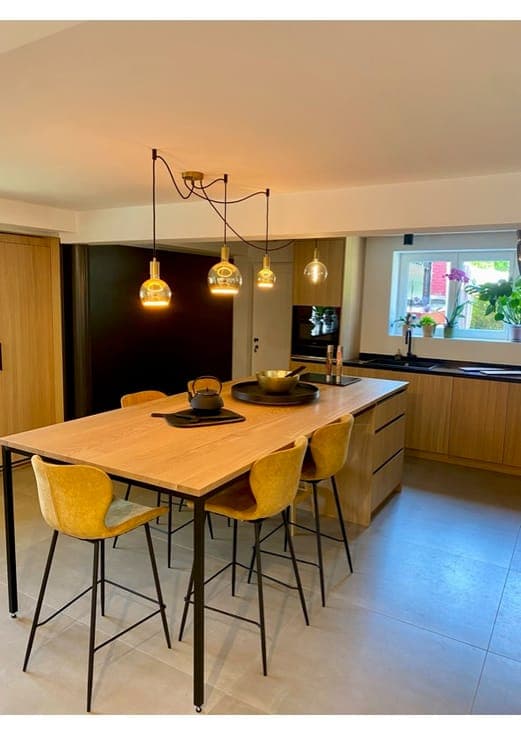 Exceptional income-generating property!