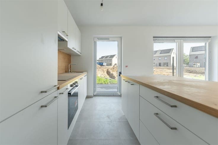 Belle maison neuve 3ch, basse énergie, panneaux PV, équipeme
