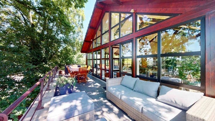 Bright architect-designed villa with panoramic views