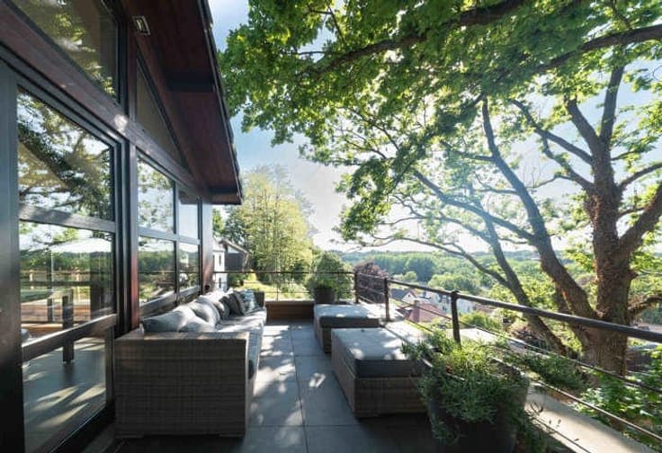 Bright architect-designed villa with panoramic views