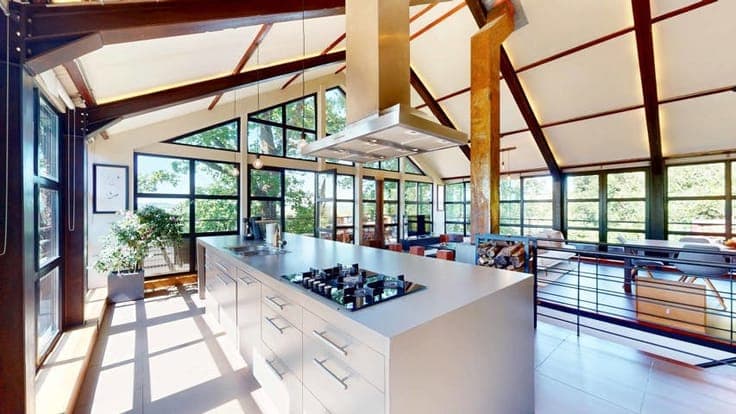 Bright architect-designed villa with panoramic views