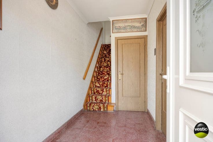 Te renoveren, charmante half open bebouwing met garage in...