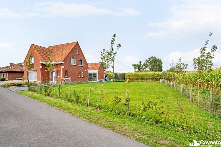 Charmante landelijke woning op 960 m² met prachtig vergez...