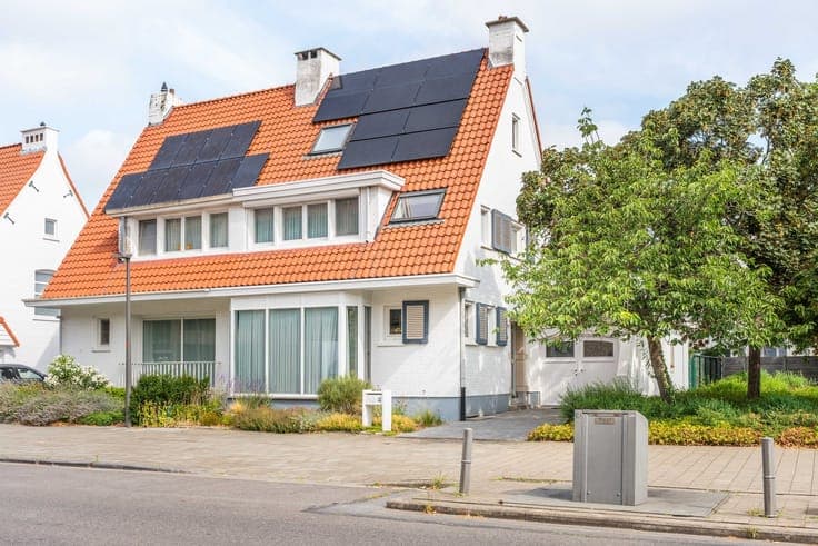 Karaktervolle halfopen woning op een toplocatie tussen st...