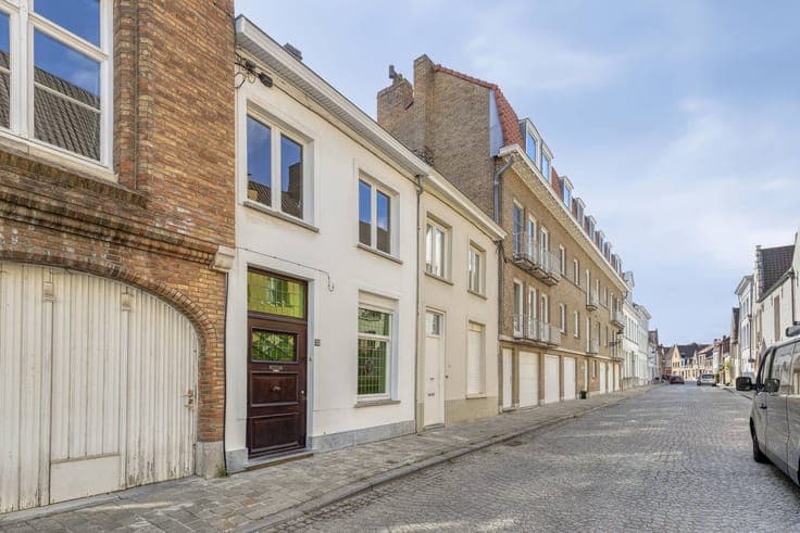 Charming house for sale with three bedrooms in the center of