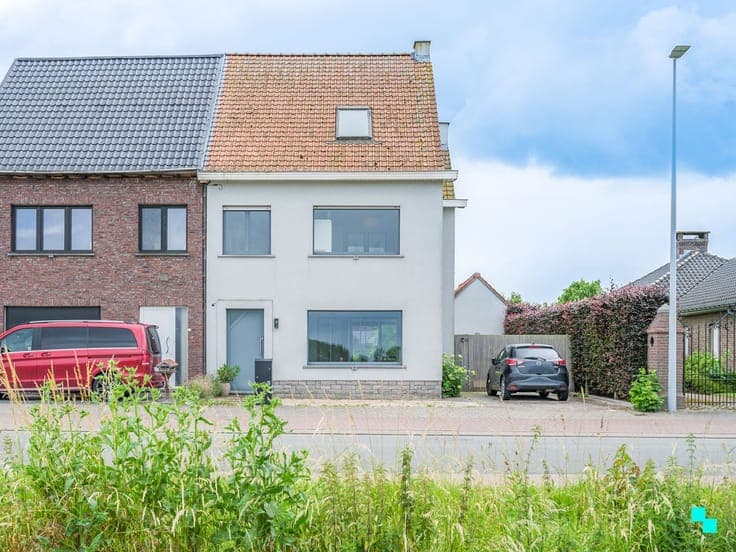 Ruim halfopen met grote tuin in Meilegem