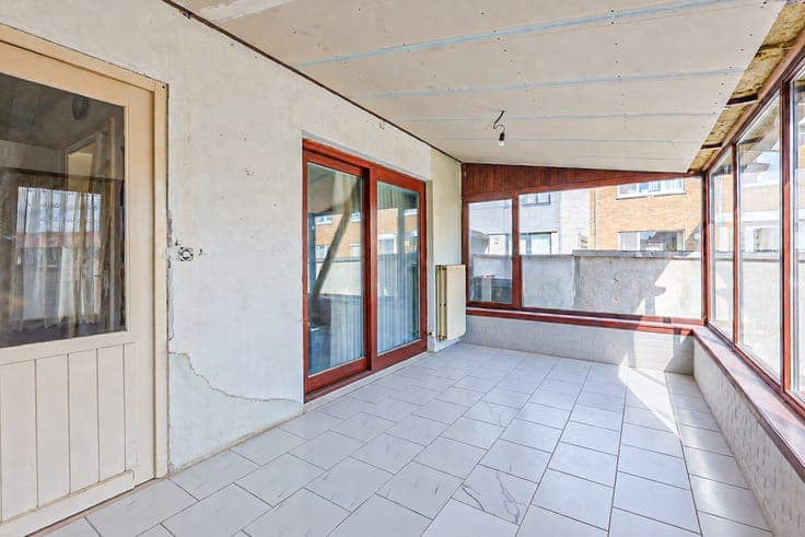 Halfopen woning met garage en zongerichte buitenruimte in...