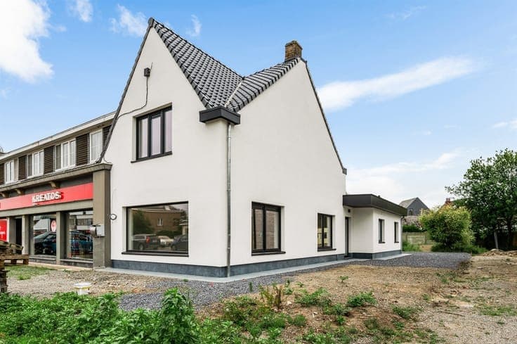 Recent gemoderniseerde, instapklare woning te Putte