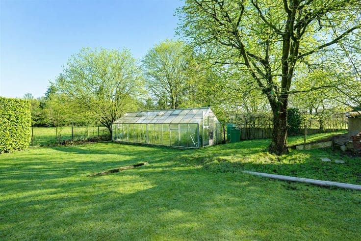 Family villa in the village of Beuzet