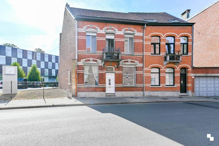 Karaktervolle halfopen bebouwing in centrum Izegem