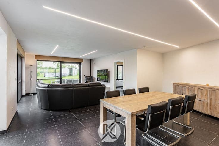 Moderne nieuwbouwwoning met hoogwaardige afwerking