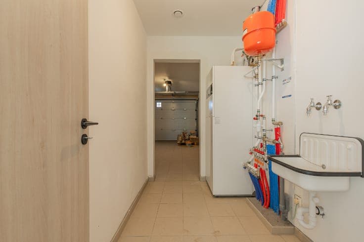 Spacious energy-efficient new-build home with 3 bedrooms,...