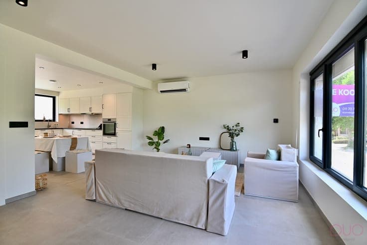 Volledig gerenoveerde woning met garage, terras en tuin -...