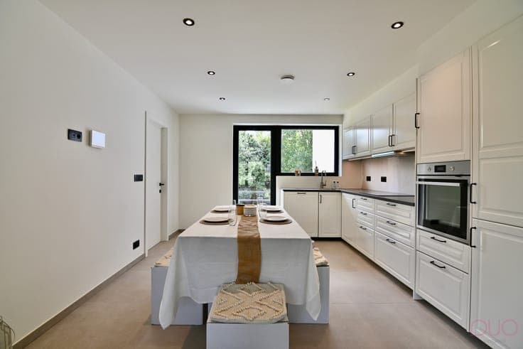 Volledig gerenoveerde woning met garage, terras en tuin -...