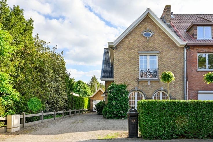 charming and spacious house for sale in Sint-Michiels