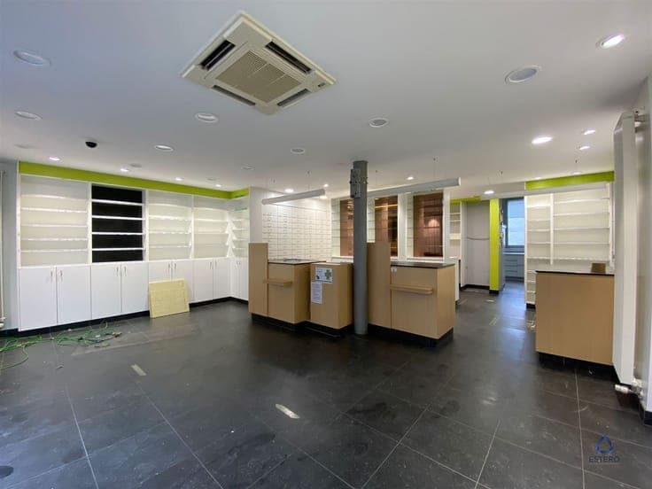 Central commercial property in Ostend