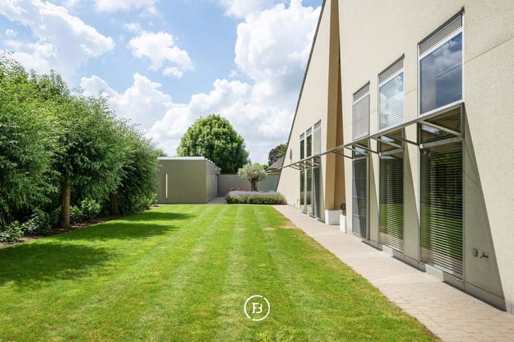 Design Villa with swimming pool