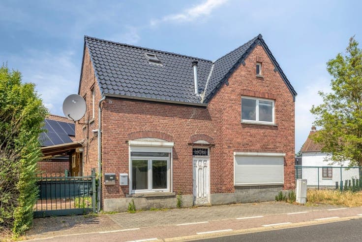 Investment property with two units in a central location