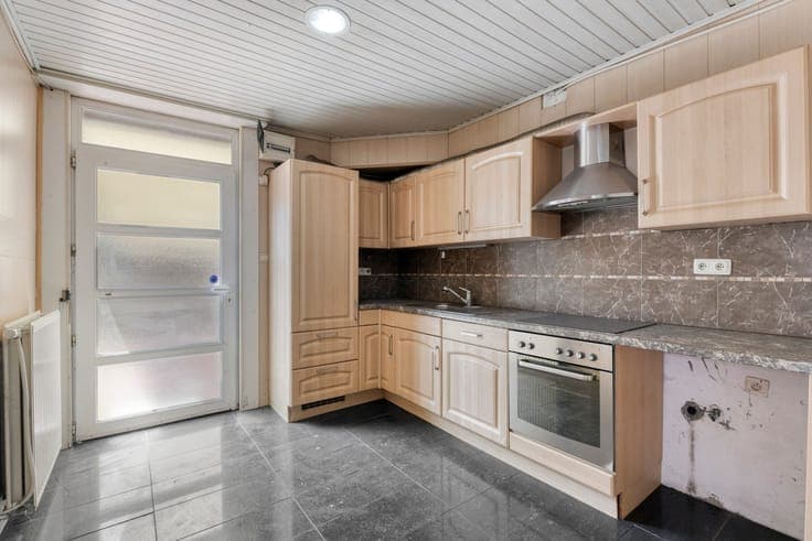 Investment property with two units in a central location