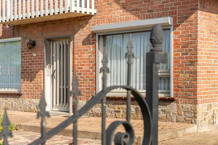 Ruime open bebouwing met grote tuin