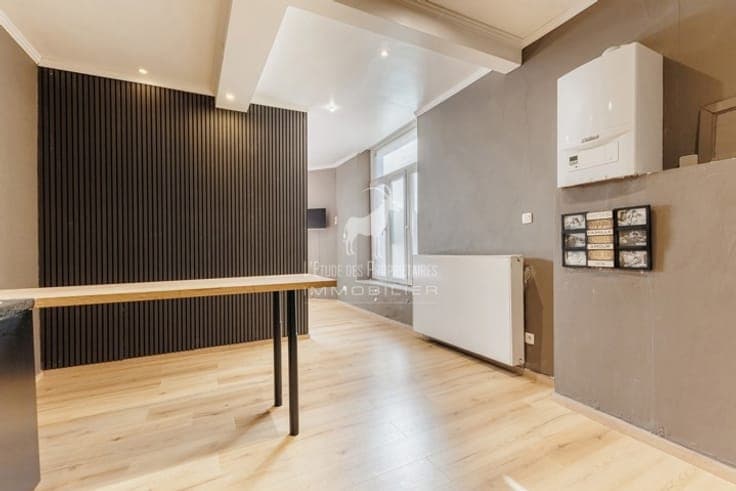 Apartment building for sale in Fleurus
