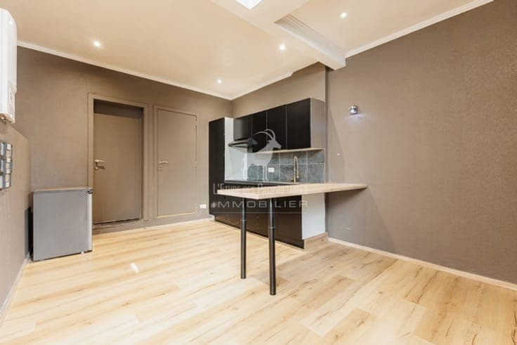 Apartment building for sale in Fleurus