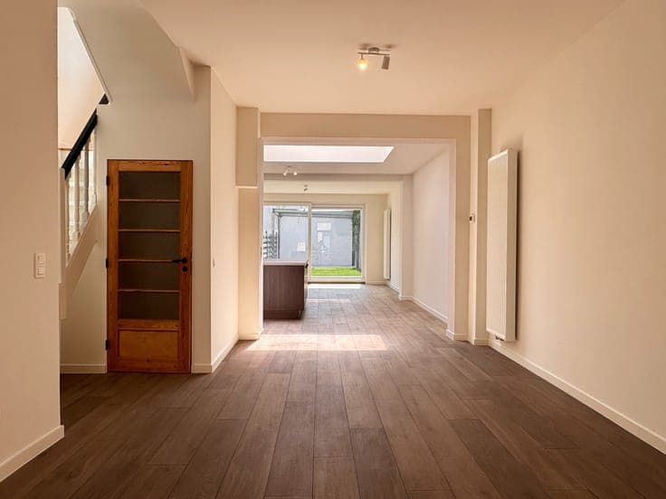 Ruime woning met 3 slaapkamers, 1 badkamer en tuin te koo...