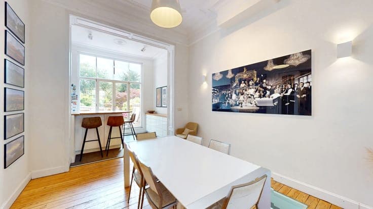 HUART HAMOIR - MAGNIFIQUE IMMEUBLE DE RAPPORT +/- 385M2