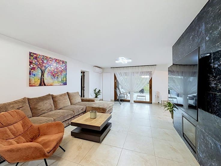 Maison rénovée avec 5 chambres