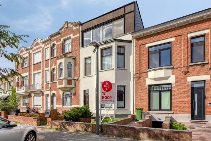4-bedroom house with garden for sale near the Rivierenhof!