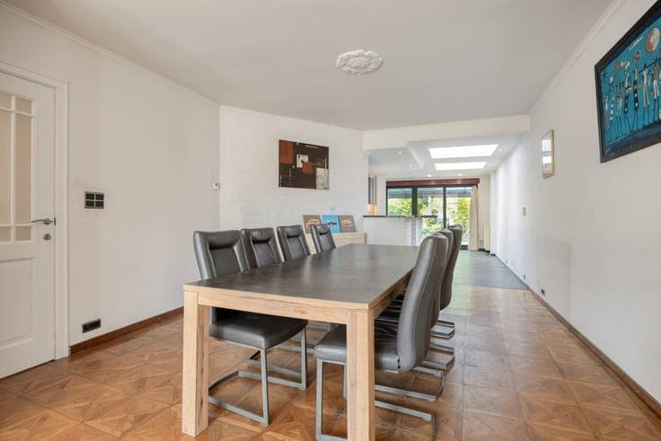 4-bedroom house with garden for sale near the Rivierenhof!