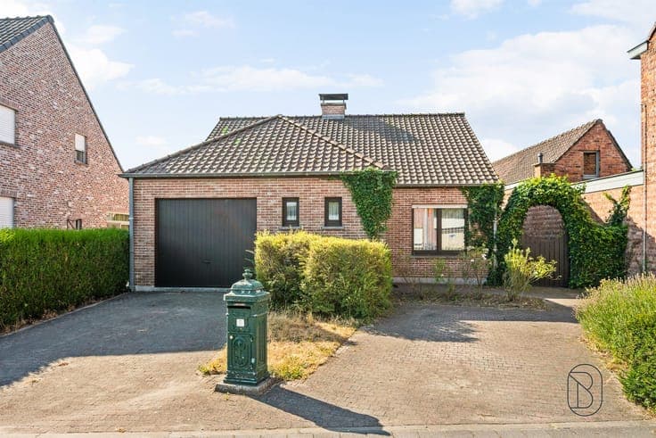 Move-in-ready 2-bedroom home in Wachtebeke