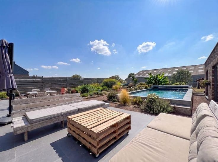 Superbe villa récente avec piscine