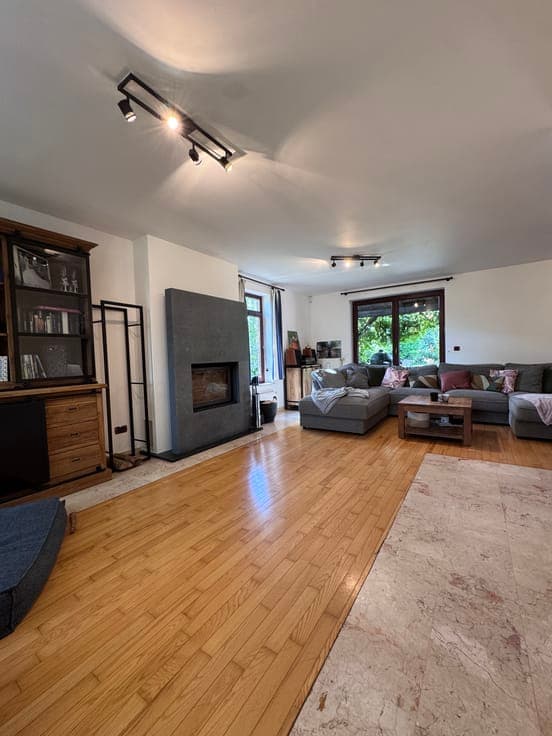 CHARMING VILLA ON APPROX. 42 ARES IN A SOUGHT-AFTER LOCATION