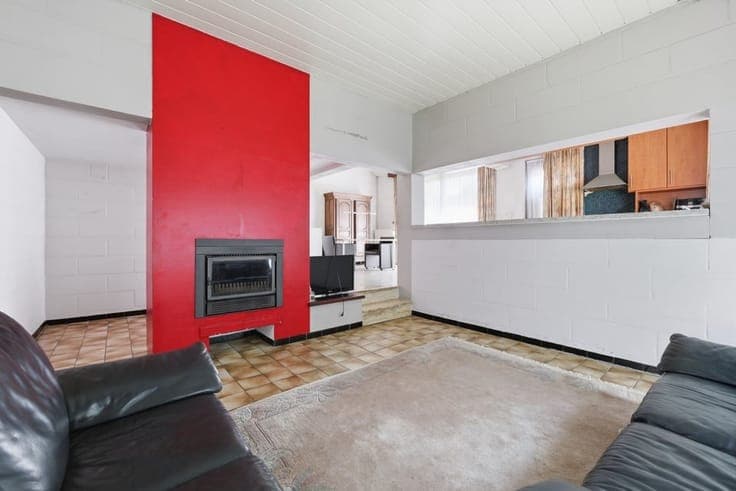 OP TE FRISSEN GEZINSWONING MET GARAGE OP EEN MOOI PERCEEL...