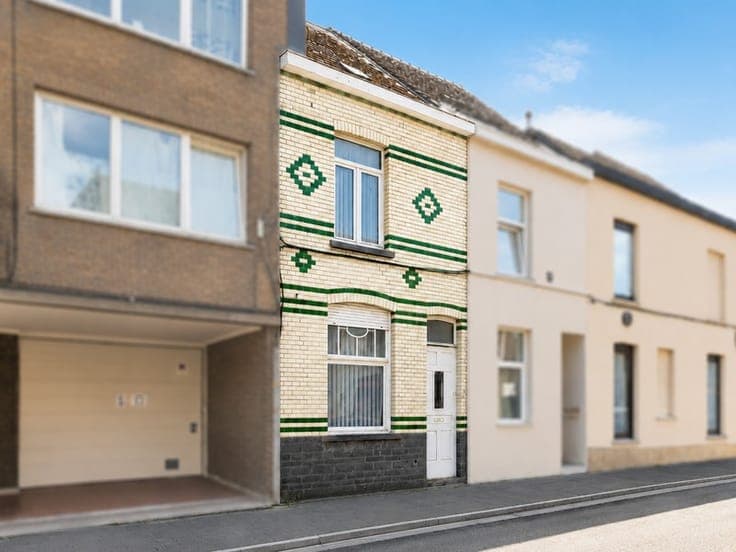 Te renoveren rijwoning met 2 slpk centrum Zottegem