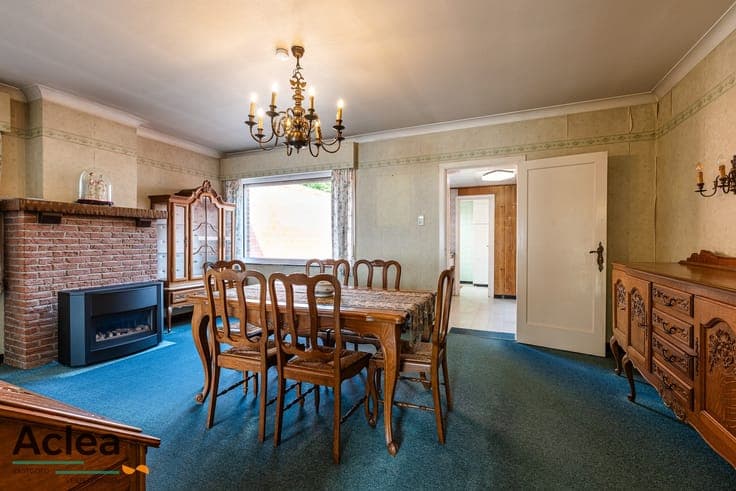 Te renoveren halfopen bebouwing op mooi perceel van 444m²