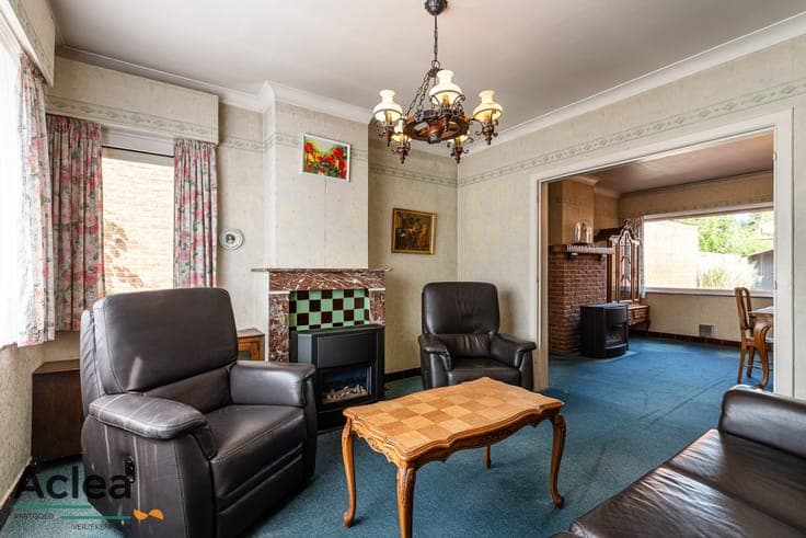 Te renoveren halfopen bebouwing op mooi perceel van 444m²