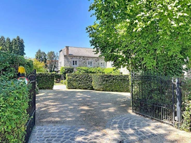 FAIRE OFFRE A PARTIR DE 1.375 000 €