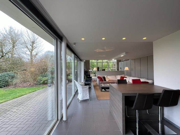 Spacious villa with natural light in Tielt