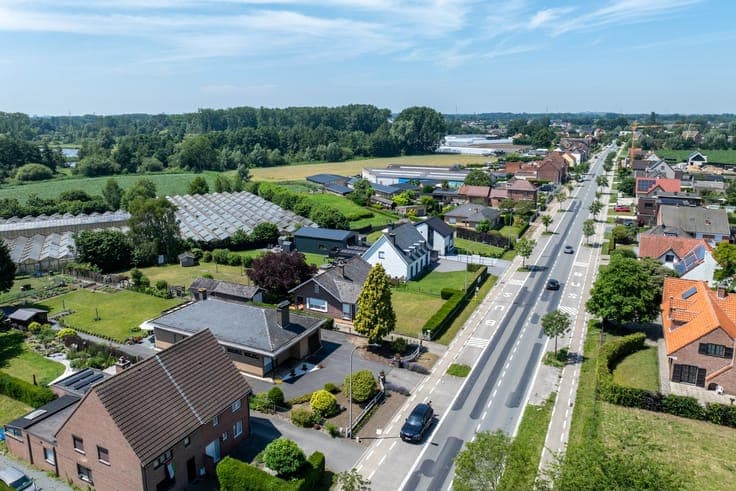 Te renoveren woning in groene omgeving