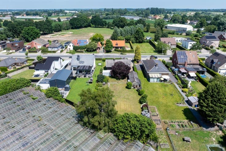 Te renoveren woning in groene omgeving