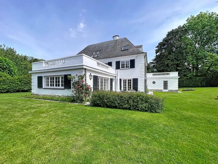 Splendid 6-bedroom villa