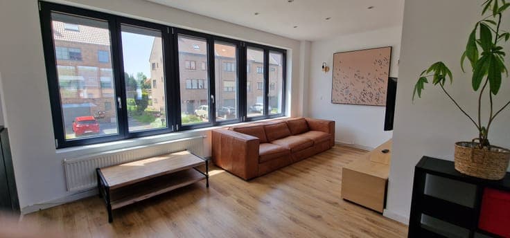 A charming, “bel étage” house with a garden
