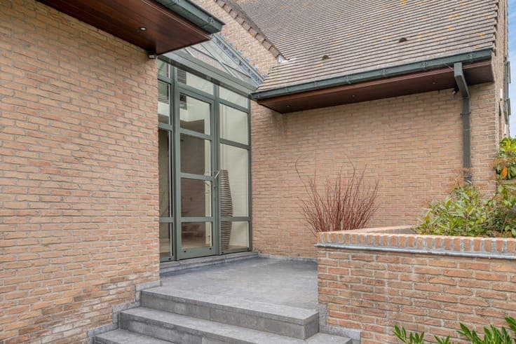 Stijlvolle villa op zuidwestgericht perceel van 2.702 m² ...