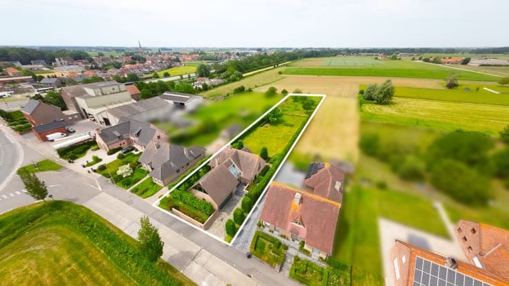 Stijlvolle villa op zuidwestgericht perceel van 2.702 m² ...