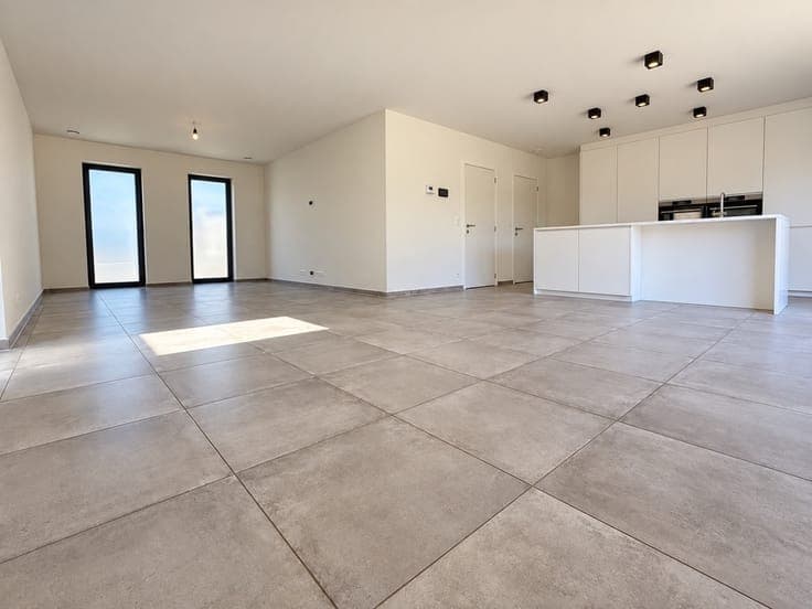 Near-zero energy home in a prime, peaceful cul-de-sac