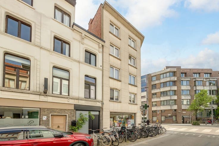 Volledig gerenoveerde en energiezuinige woning (175m² bew...