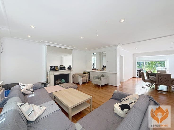Magnificent 325m² villa with beautiful garden and 8 bedrooms