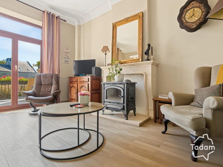 ARLON CENTER–5-bedroom house with garden, cellar and garages